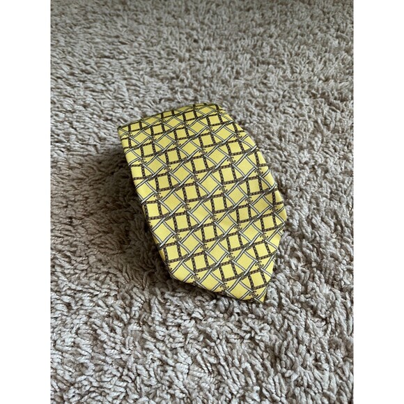 CHANEL Men's Chain Link Print Silk Tie in Butter Yellow - Picture 1 of 3